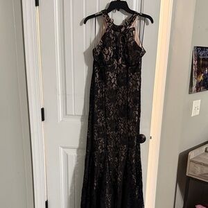 Elegant Black Lace Prom Dress